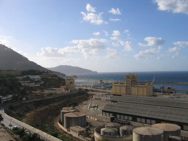 VOYAGE ORAN SEPTEMBRE 2006 403 309 15 sept. 06 - aprem - LE PORT.JPG